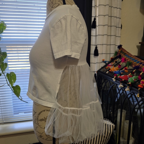 Adorable White Tulle Sexy Feminie Crop Top - Picture 4 of 8